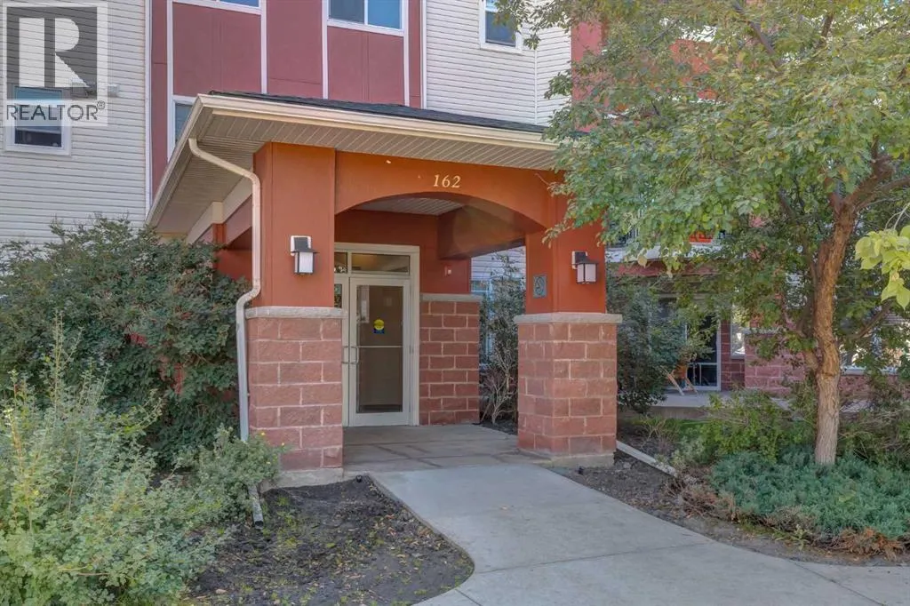 109, 162 Country Village Circle NE
