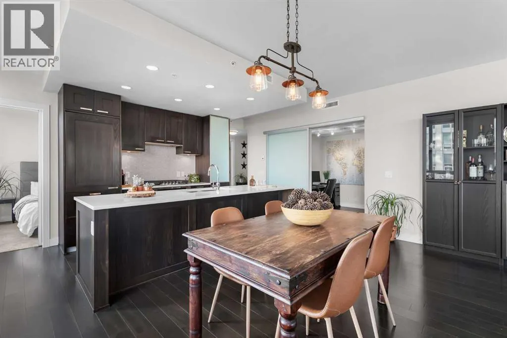 923, 222 Riverfront Avenue SW