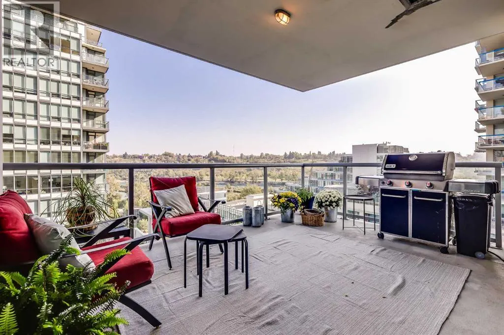 923, 222 Riverfront Avenue SW