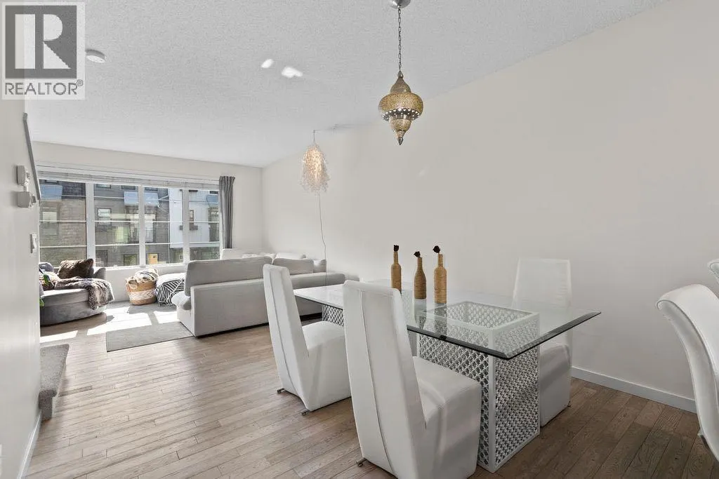 56 Walden Walk SE