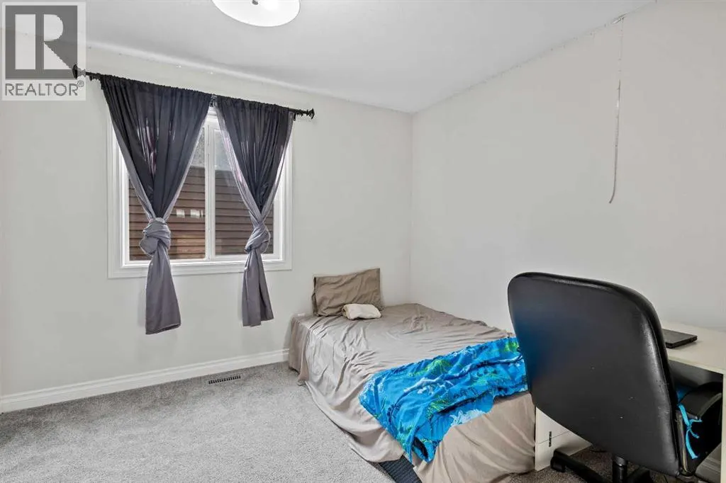 33 Homestead Crescent NE