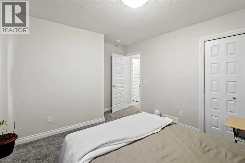 33 Homestead Crescent NE