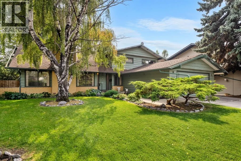 427 Willow Grove Crescent SE