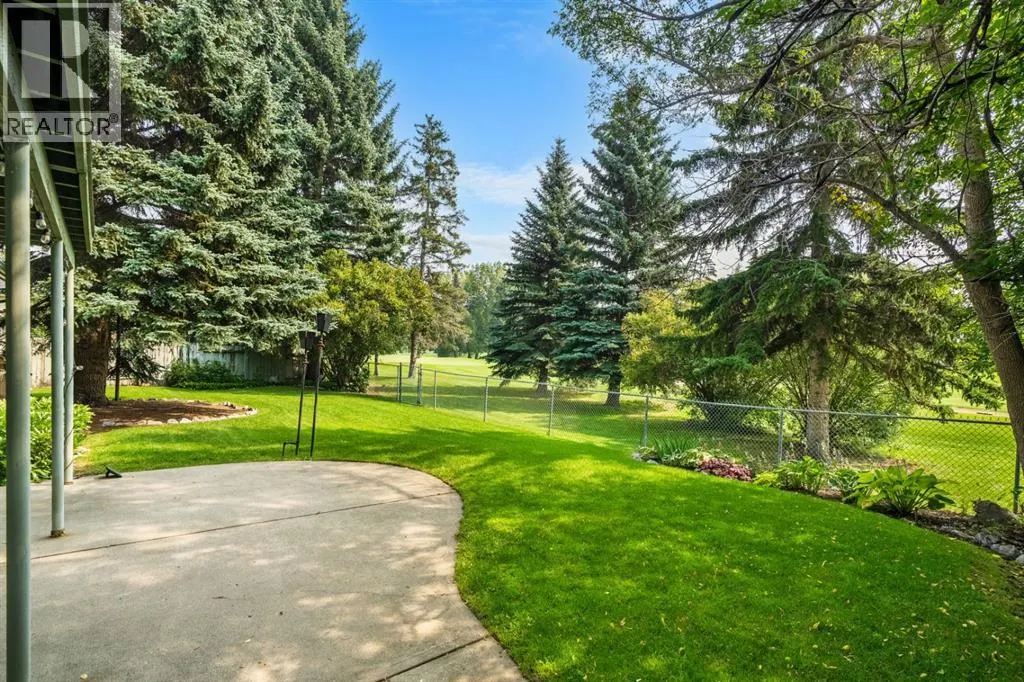 427 Willow Grove Crescent SE