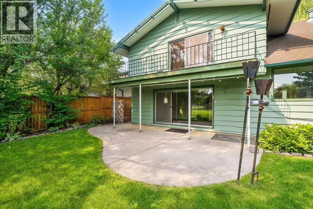 427 Willow Grove Crescent SE