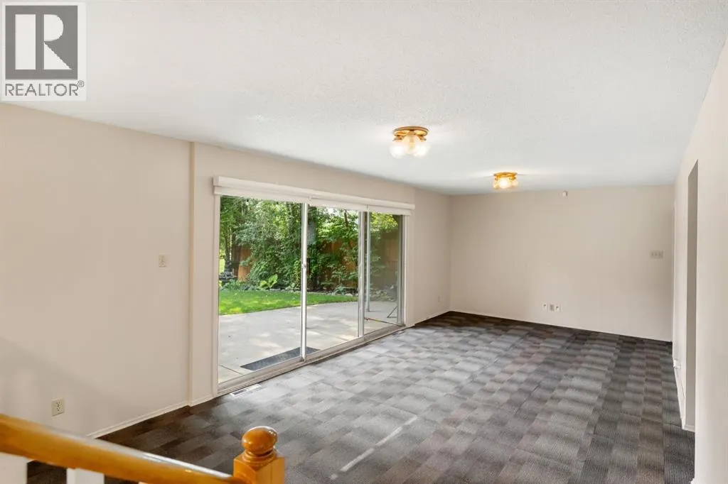 427 Willow Grove Crescent SE
