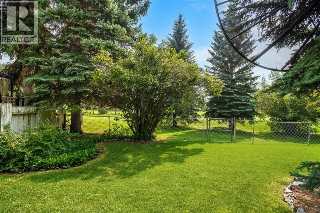 427 Willow Grove Crescent SE