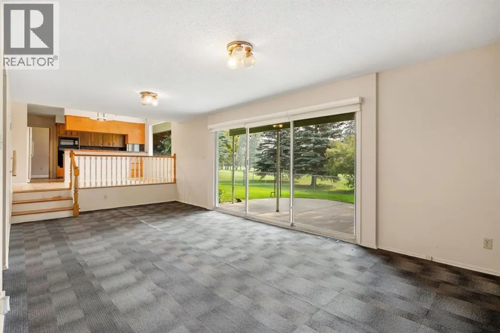 427 Willow Grove Crescent SE