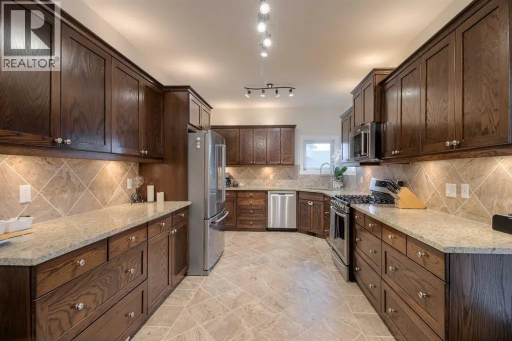 2202 Cedar Crescent