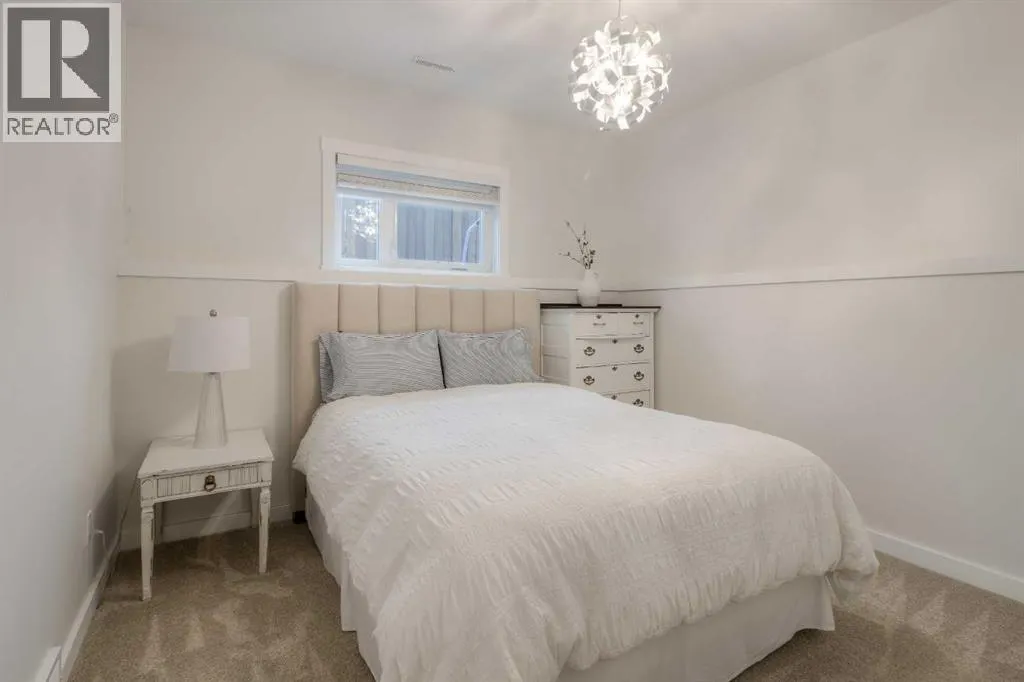 2202 Cedar Crescent