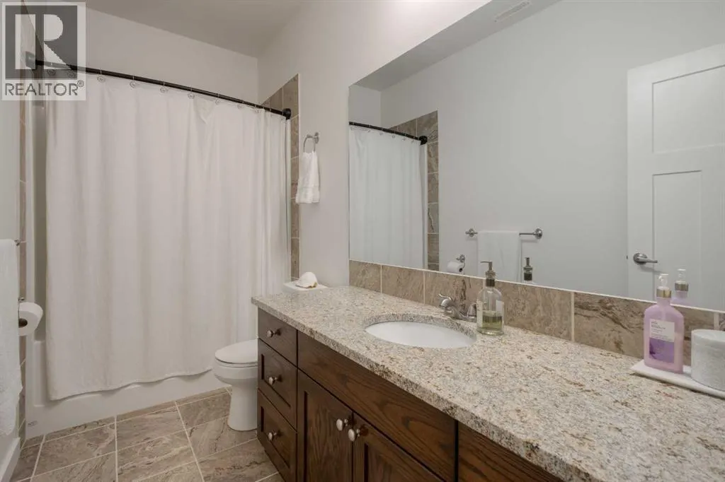2202 Cedar Crescent
