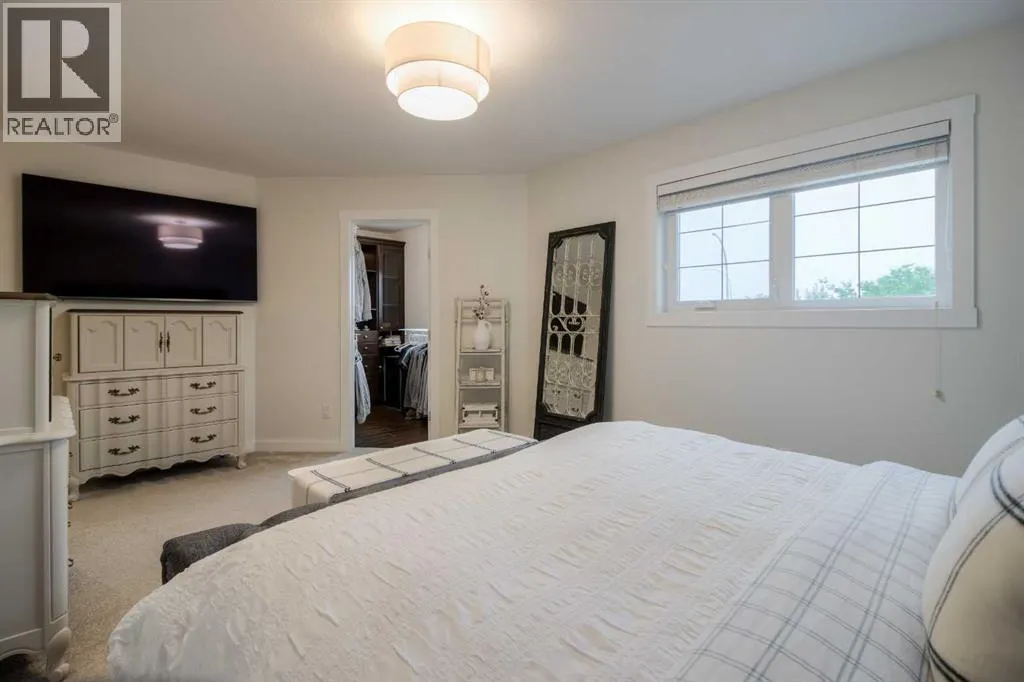2202 Cedar Crescent
