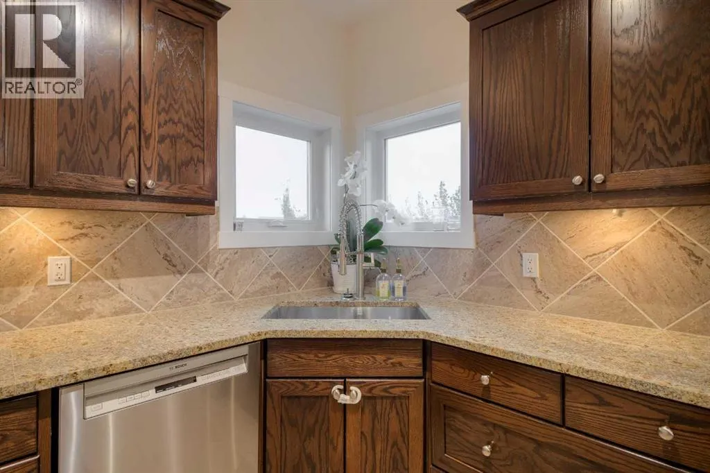 2202 Cedar Crescent