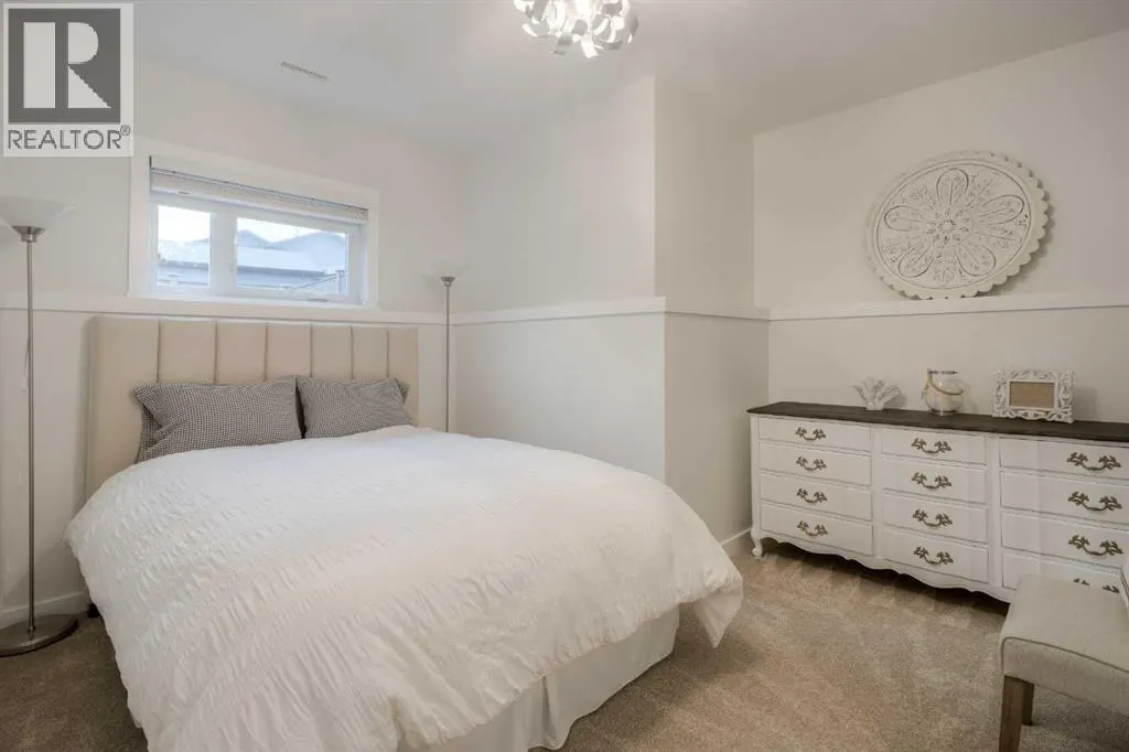 2202 Cedar Crescent