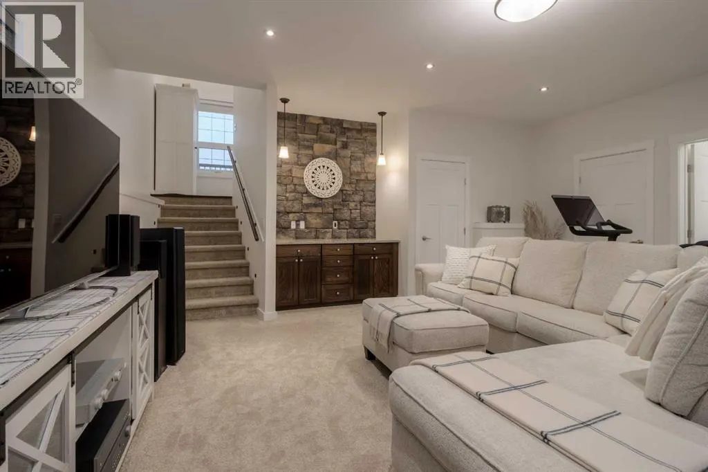 2202 Cedar Crescent