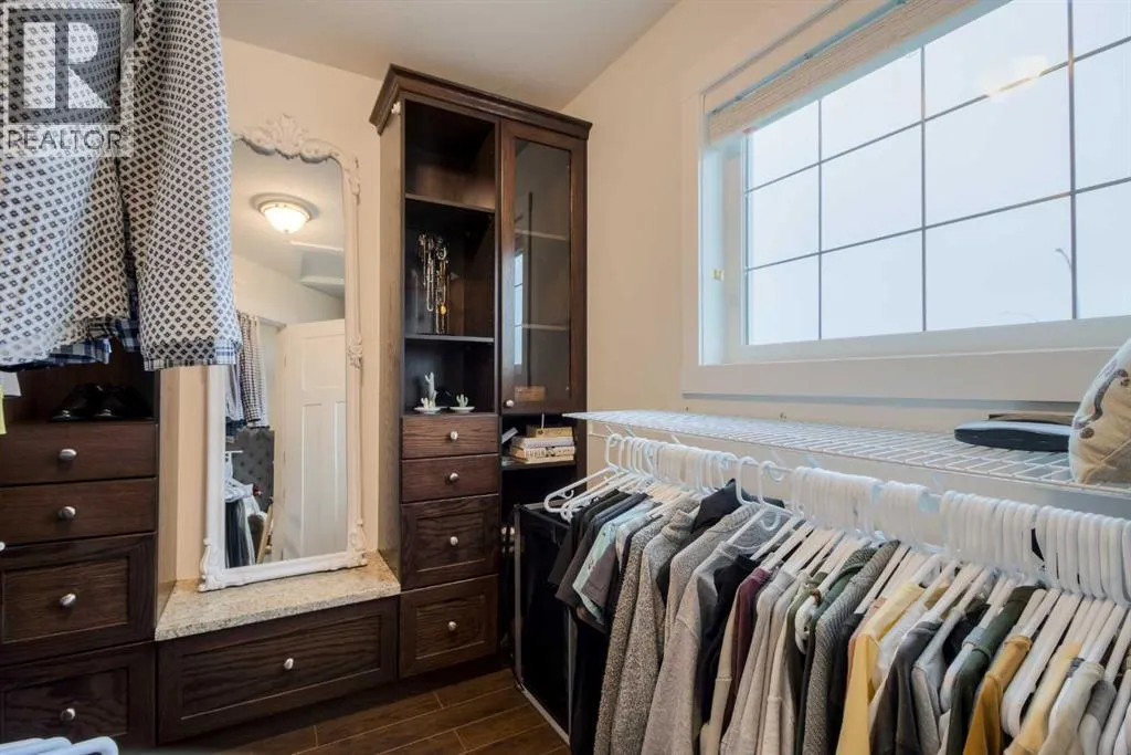 2202 Cedar Crescent