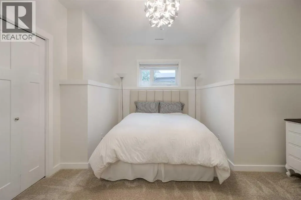 2202 Cedar Crescent