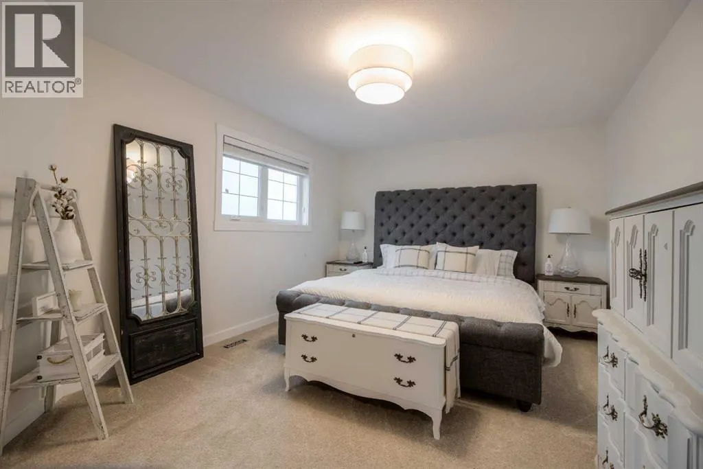 2202 Cedar Crescent