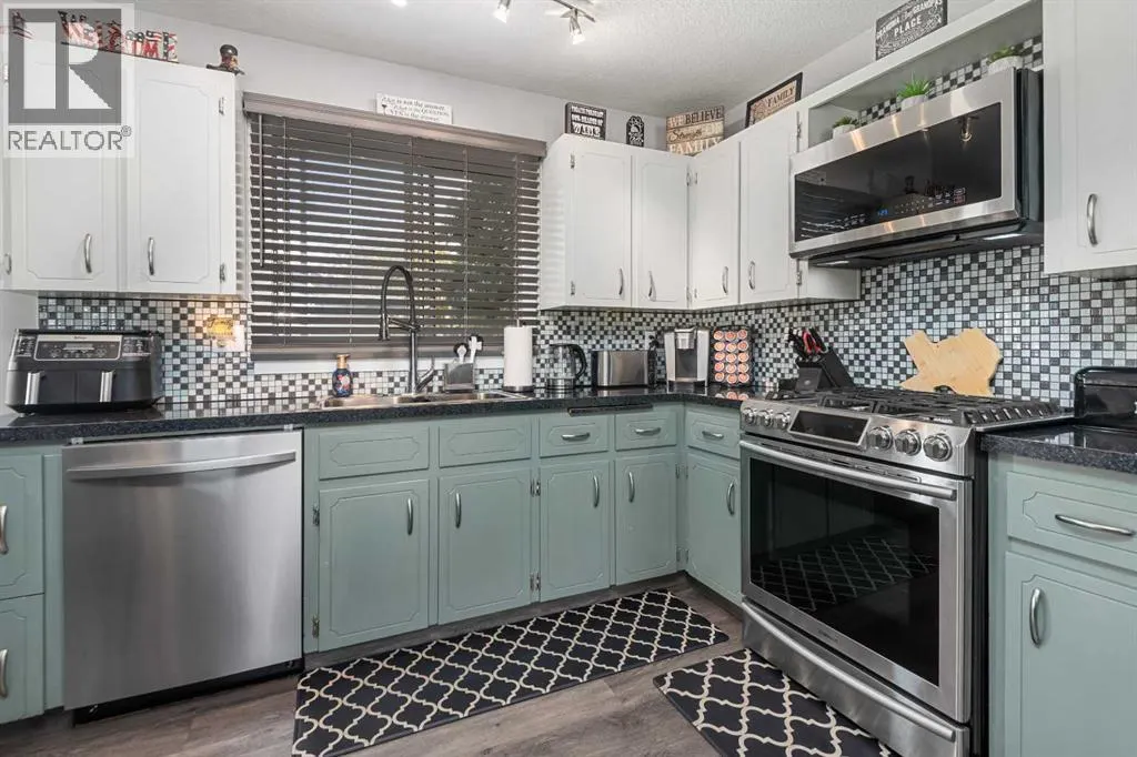 156 Rundlehill Drive NE