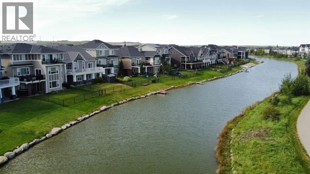 370 Canals Crossing SW