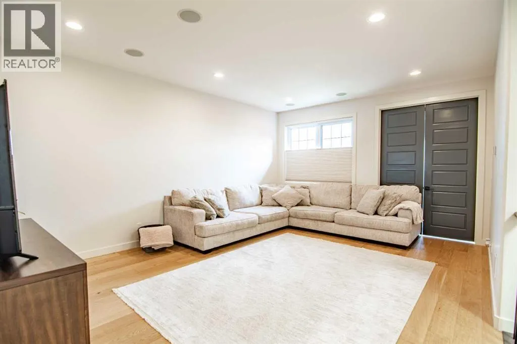 118 Turner Crescent