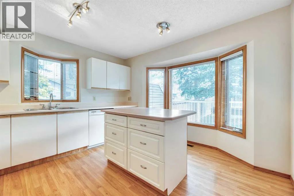 103 Riverglen Park SE