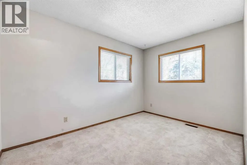 103 Riverglen Park SE
