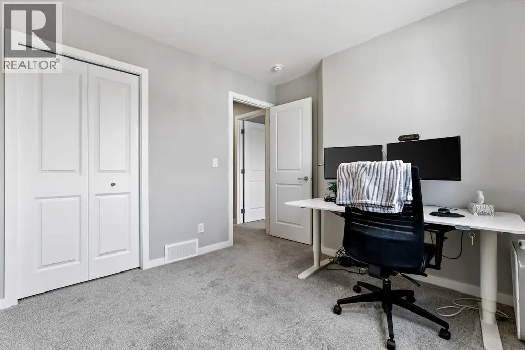 47 Finch Gardens SE