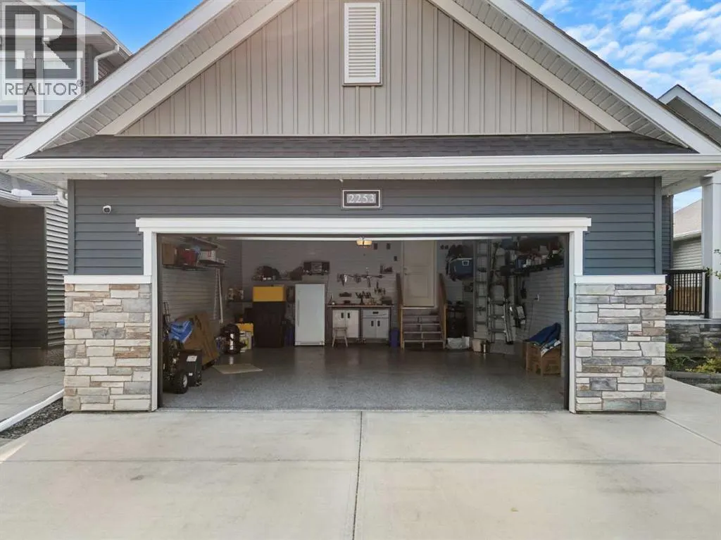 2253 Bayside Road SW