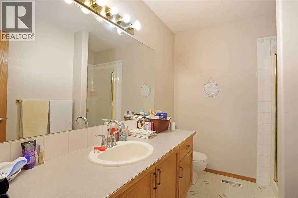 31 Upland Road W