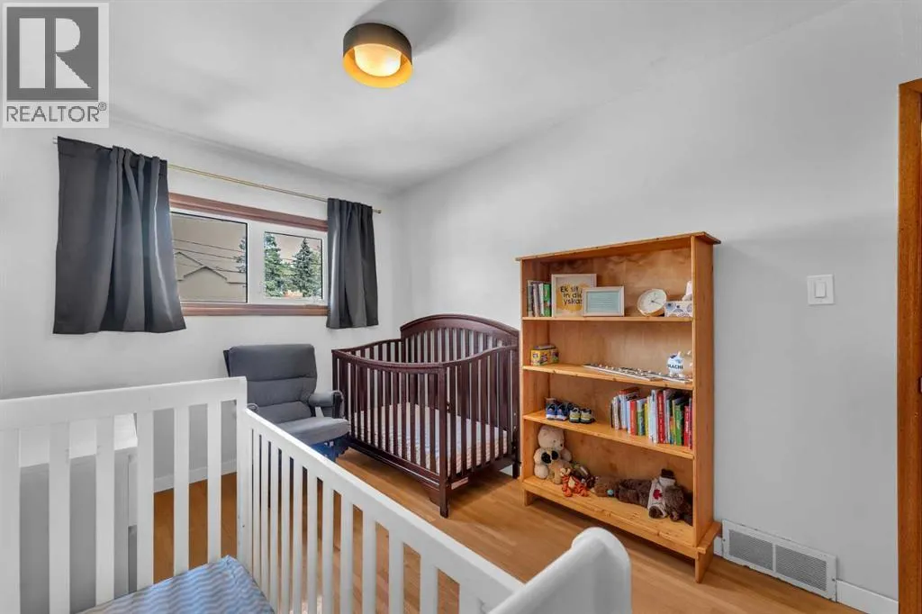 120A 27 Avenue NE