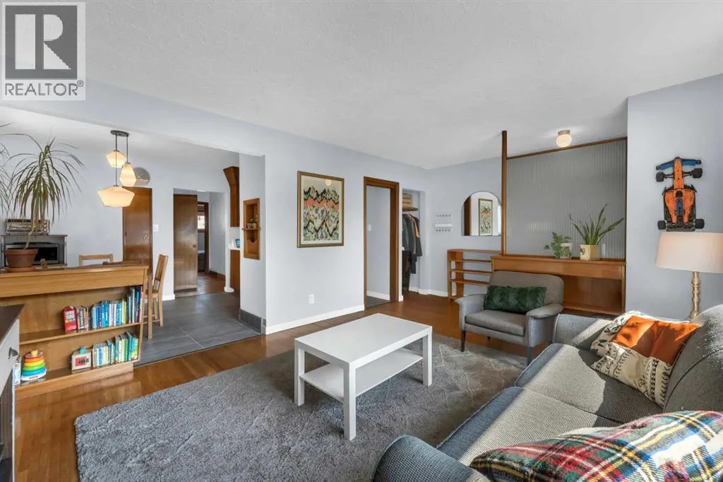 120A 27 Avenue NE