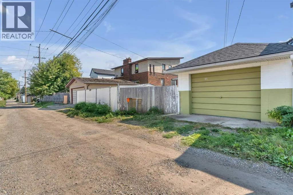 120A 27 Avenue NE