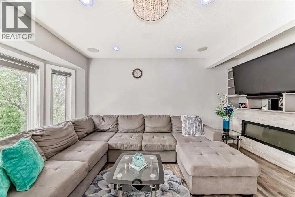 42 Taraglen Road NE