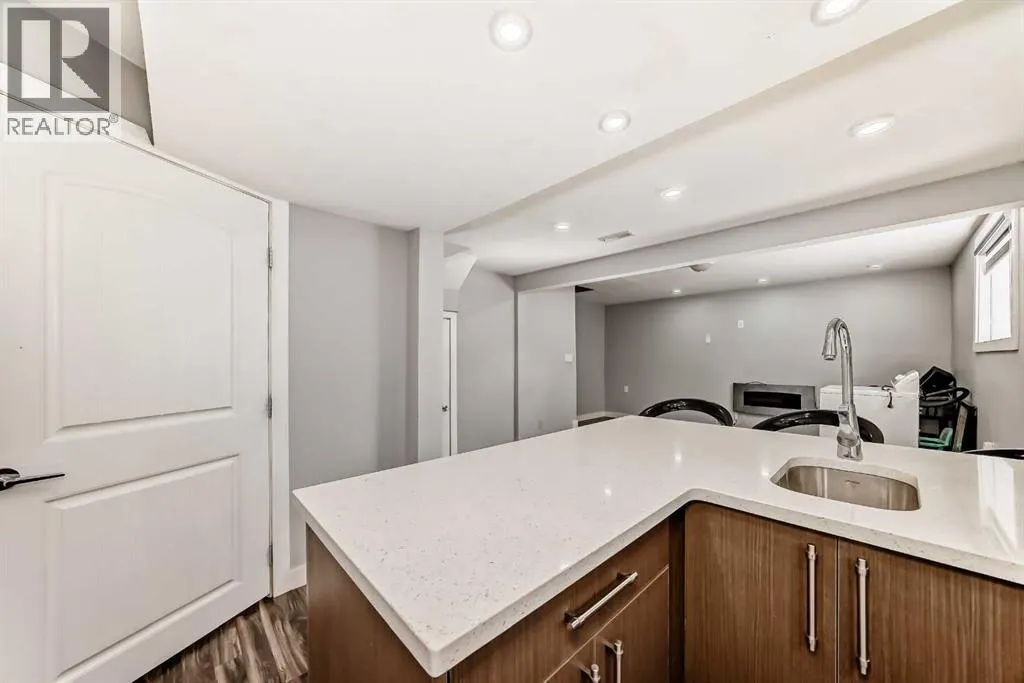 42 Taraglen Road NE