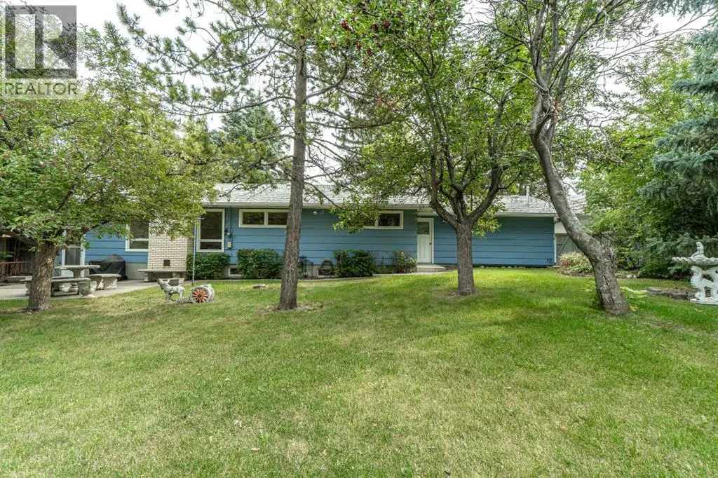 1099 Acadia Drive SE