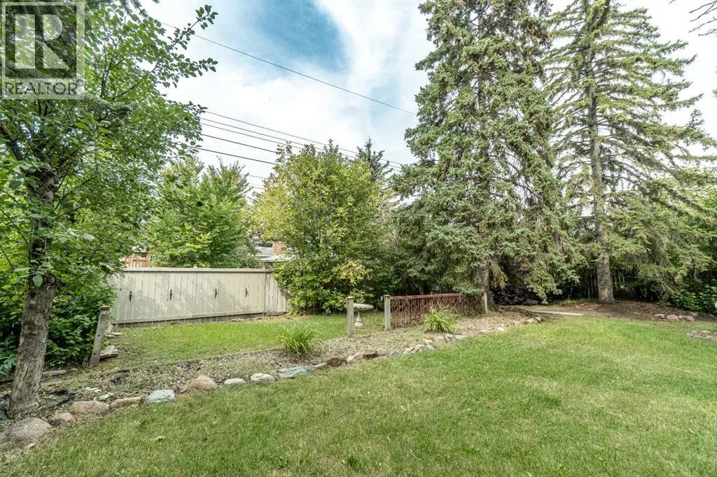 1099 Acadia Drive SE