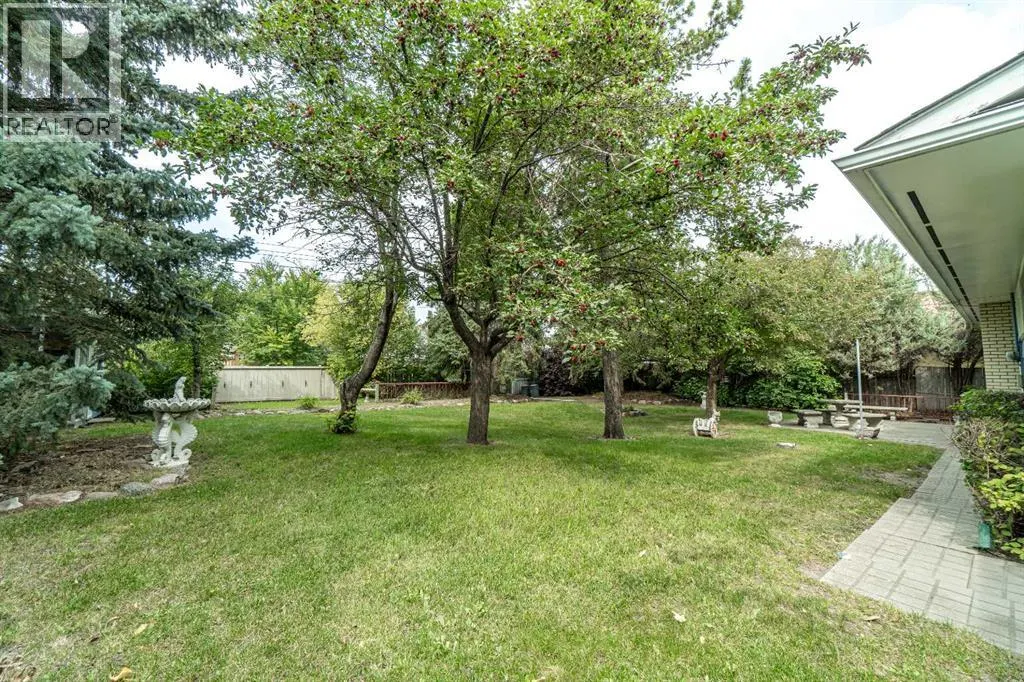 1099 Acadia Drive SE