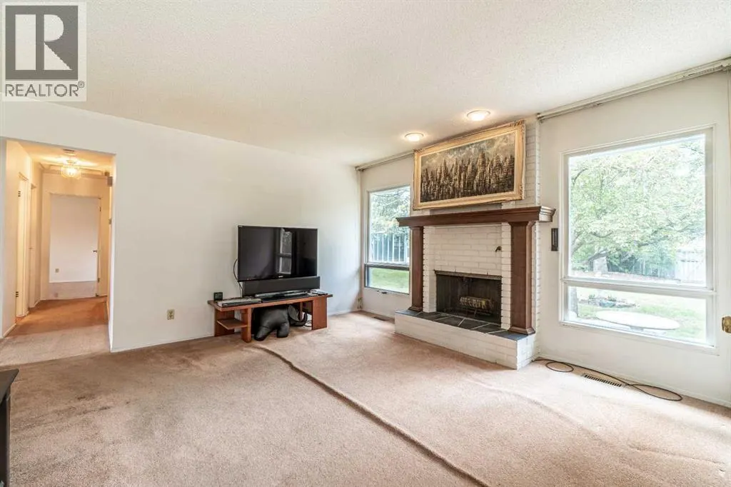 1099 Acadia Drive SE
