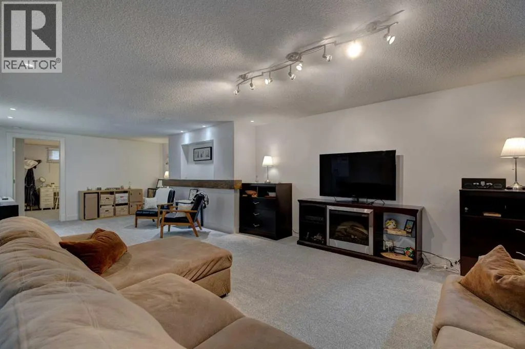 82 Gladys Ridge Road SW