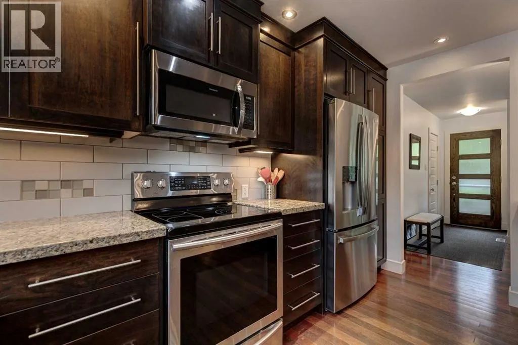 82 Gladys Ridge Road SW