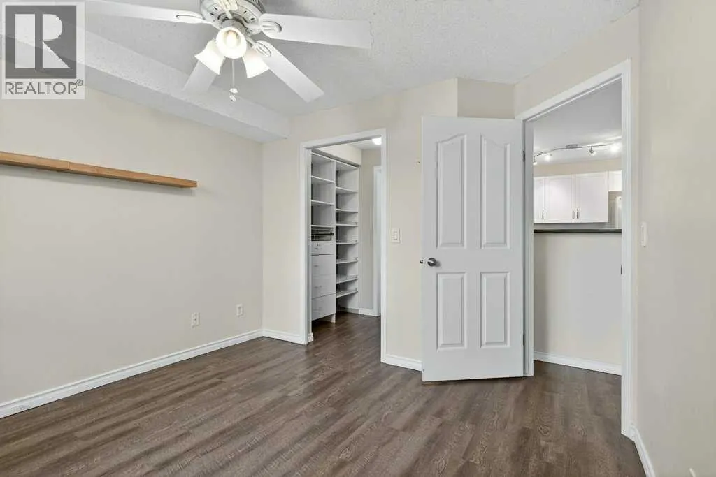 4316, 10 Prestwick Bay SE