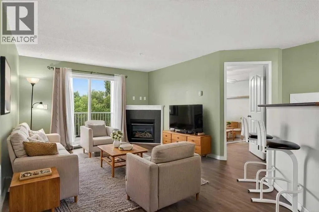 4316, 10 Prestwick Bay SE