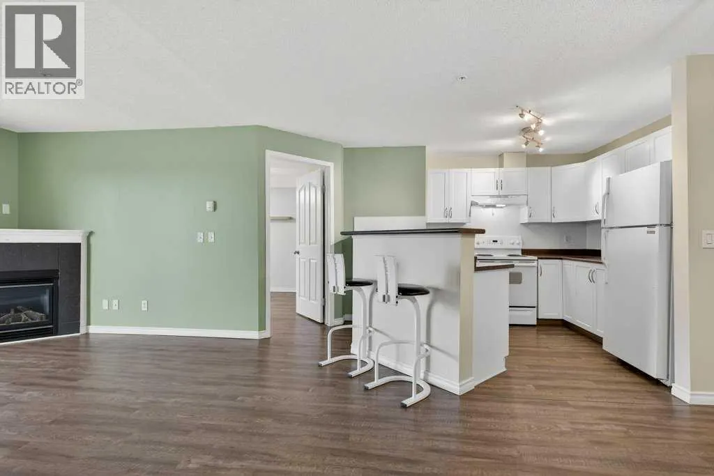 4316, 10 Prestwick Bay SE