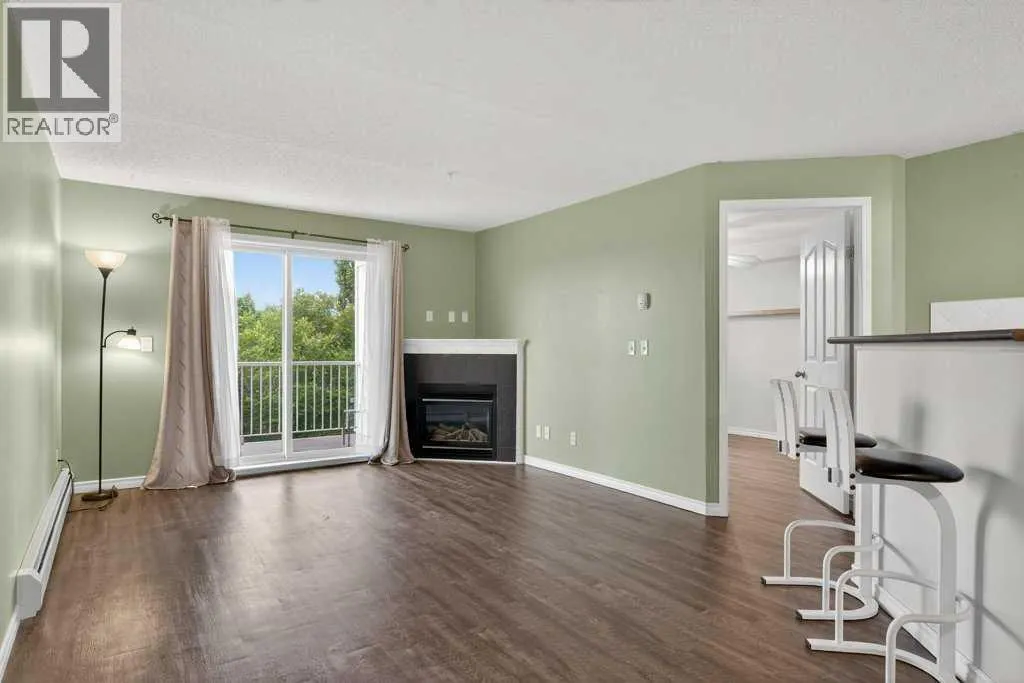 4316, 10 Prestwick Bay SE