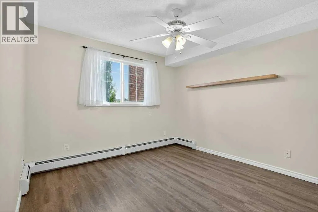 4316, 10 Prestwick Bay SE