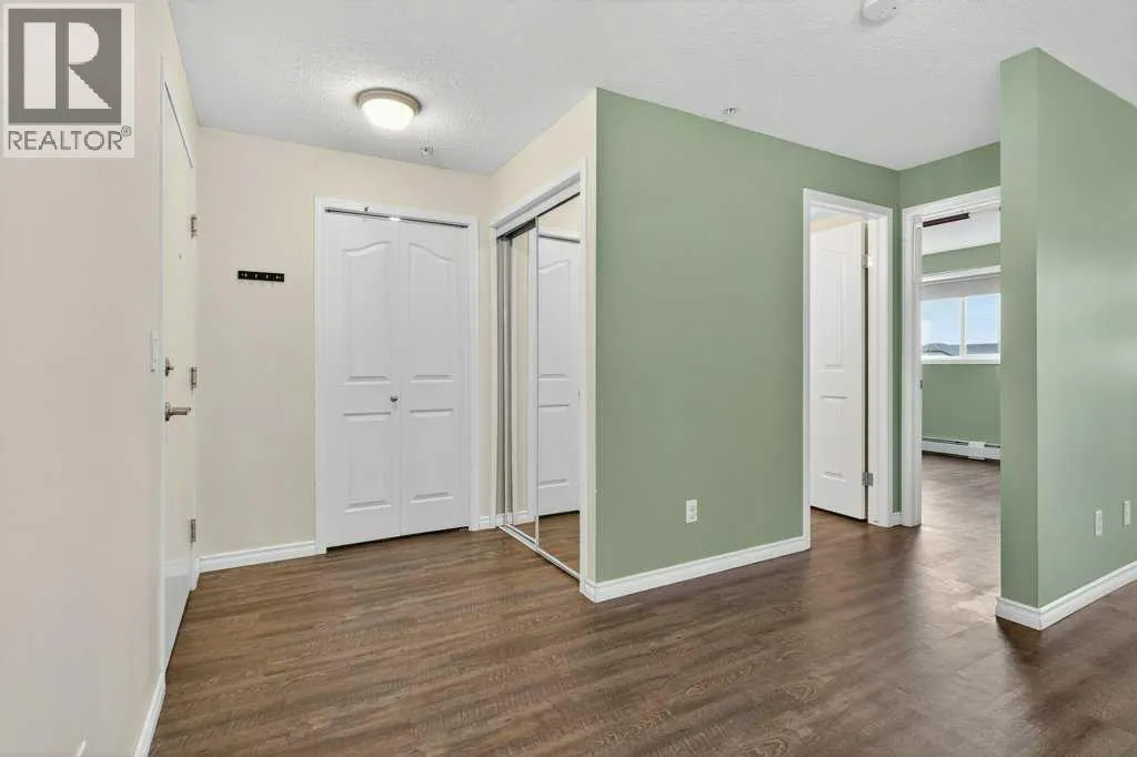 4316, 10 Prestwick Bay SE