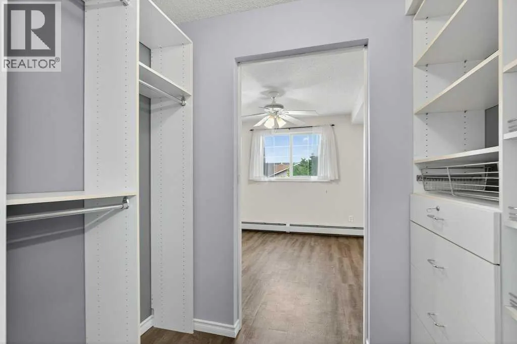 4316, 10 Prestwick Bay SE