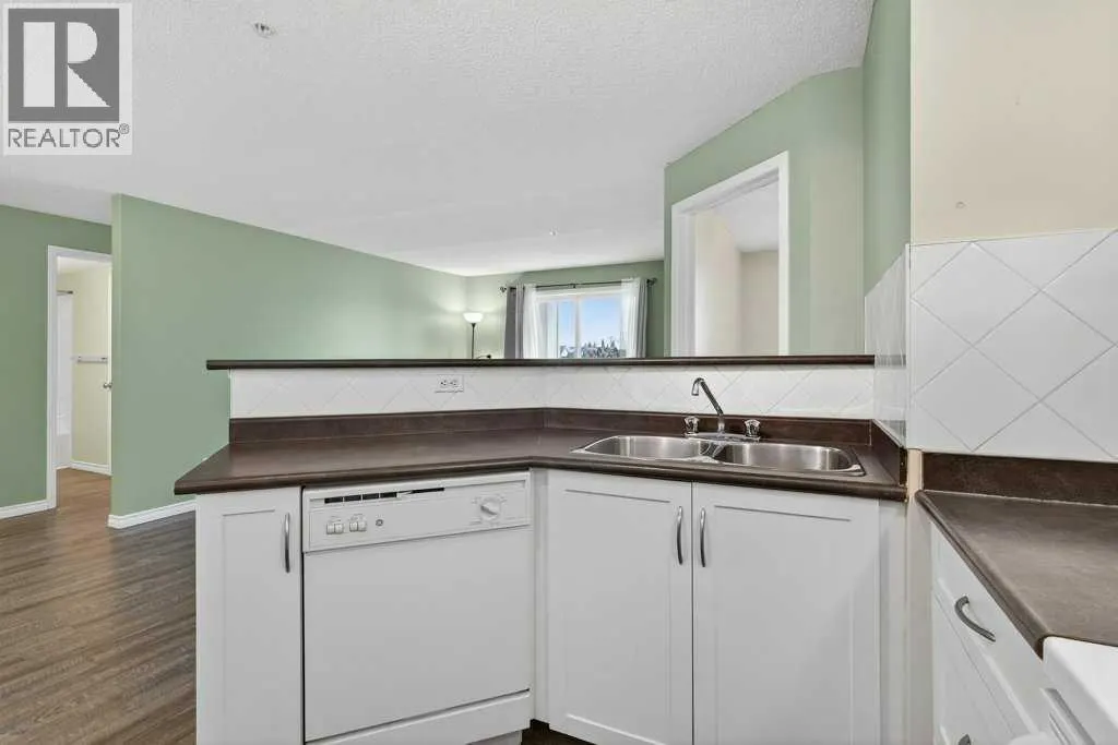 4316, 10 Prestwick Bay SE