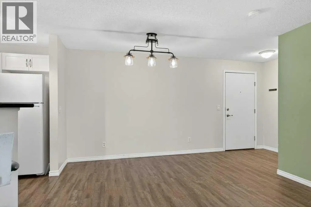 4316, 10 Prestwick Bay SE